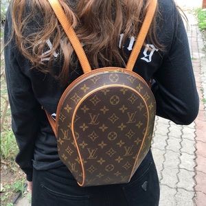 Authentic Louis Vuitton ellipse backpack!